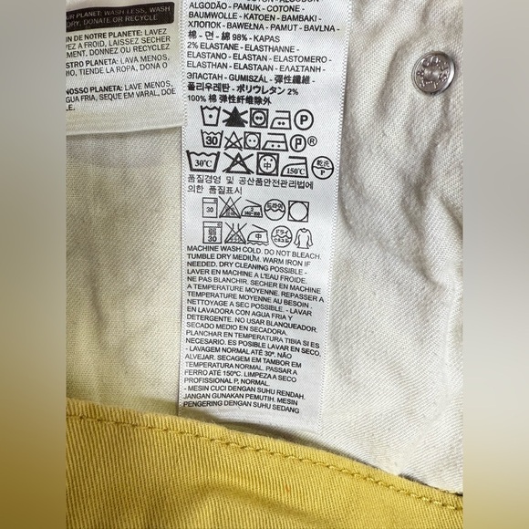 LEVI'S 508 Mustard Yellow Flat Front Shorts size 34 - Picture 7 of 9